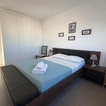 Close To The Town Center And The Appartement Saint-Raphaël
